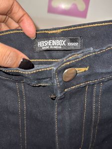 Black Hereshein  Cargo