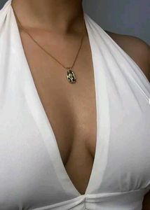 Gold Flower Pendant Necklace