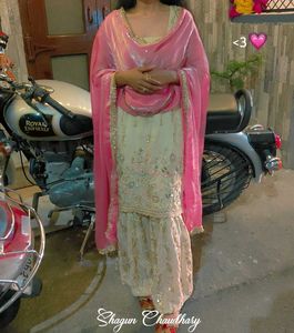 suit with pink dupatta