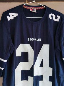 I m Selling an Oversized T-shirt