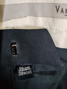 Men 38 Van Heusen Pant - Like New