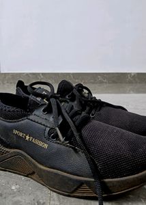 Aesthetic Black Sneakers🖤