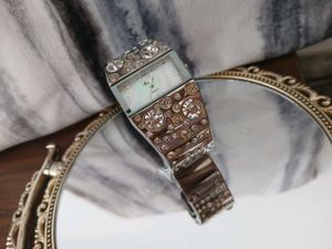 Quartz Analog Bracelet Watch