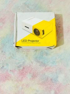 Smart LED Projector with 720p HDResolution, Rotata