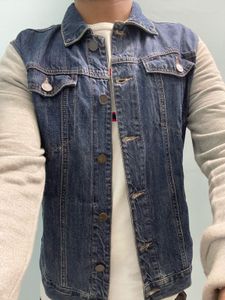 Imported FOREVER 21 Denim jacket.
