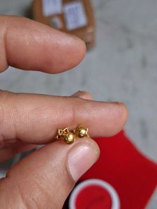 Floral Stud Earrings  22crt gold studs