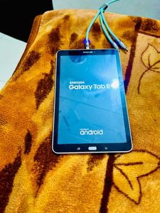 Samsung Galaxy Tab E 9.6&#34; SM-T560NU 16GB White