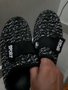 Black LIGHT SHOES