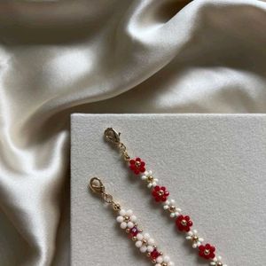 Flower beaded necklace