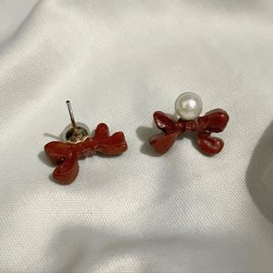 Bow Pearl Stud