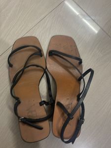Zara Block Sandals🎀