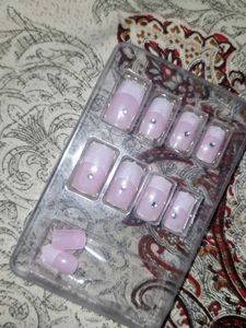 Press-On Nail Set