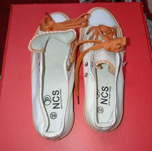 Women Orange Training Canvas Sneakers
