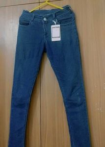 Blue Denim Jeans Size : 28 Waist 32 :Hips