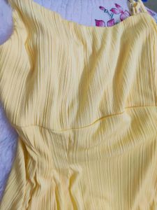 SAVANA YELLOW MIDI DRESS + FREE NUDE LIPSTICK✨💯