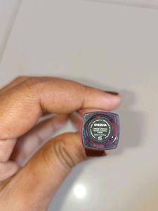 Huda Beauty Demi Matte Lipstick
