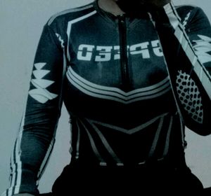Graphic Print Cropped Long Sleeve Top