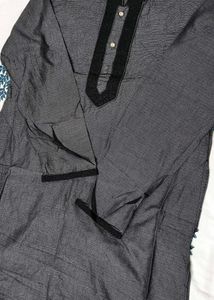Men Cotton Mandarin Collar Embroidered Kurta