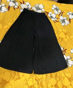 Black Flared Solid Palazzo Pants