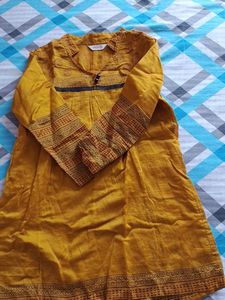 Akkriti Short Kurti