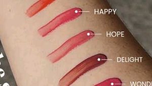 Rare Beauty Lip Oil - Hope