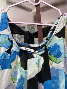 Sleeveless Tie Up Crop Top