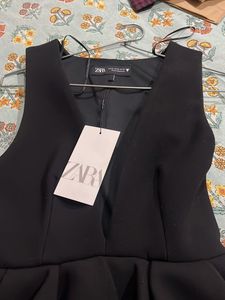 brand new Zara top