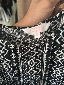 Patterned Sleeveless Kurthi Top