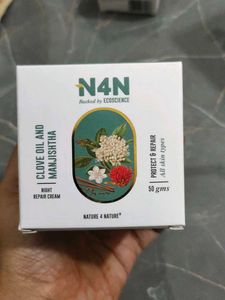 Clove Oil And Manjishtha Night Repair Cream