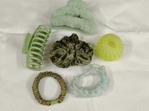 Green Hair Accessories Set