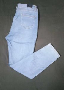 Light Wash Skinny Jeans