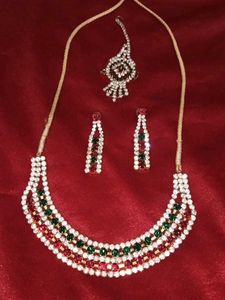 Necklace With Earing And Teeka