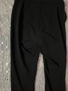 SHEIN CUT OUT DETAIL PANTS