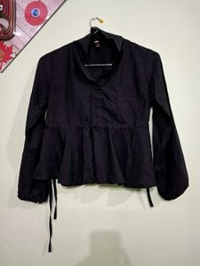 Black Trendy Top With Adjustable Strings.