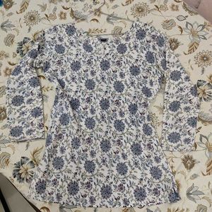 SALE🔥 Floral  Short Kurti