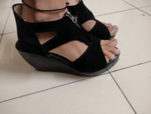 Chic Black Wedge Sandals