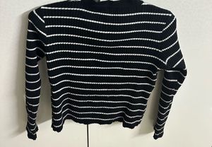 Black White Stripes Buttons Top for Winters
