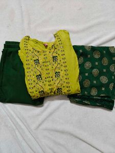 Feeding kurti with pant&amp; dupatta
