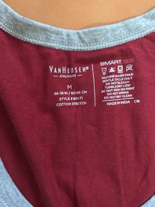 Men&#39;s Maroon van heusen vest