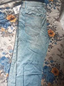 Zara Light Wash Denim Jeans