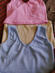 3 Crop Tank Tops❗❗❗❗
