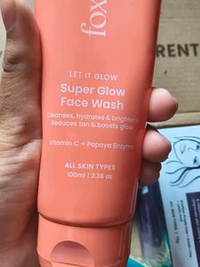 Foxtale Super Glow Face Wash