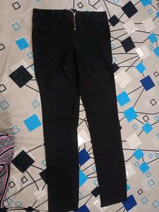 Black High-Waisted Skinny Jeans