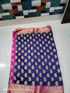 Elegant Blue Paisley Saree Without Blouse