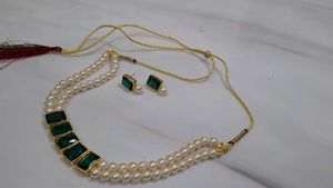 Elegant Pearl &amp; Emerald Jewelry Set