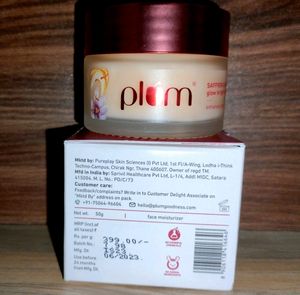Plum Spf 35 Saffron &amp; Kumkumadi Oil Moisturizer