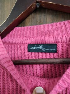 SALE 🛍️ Pink Puffed Sleeve Sweater 💗