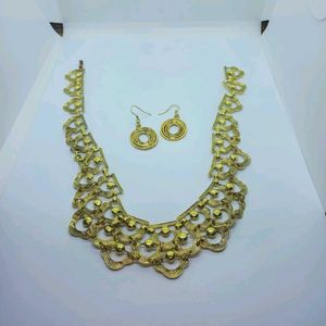 Free Courier Bag Brand New Necklace With Earrings