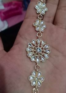 Floral matha patti