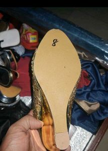 Green &amp; Gold Embellished Flats